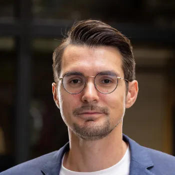 Dr. Bernd Weber