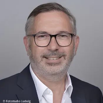 Dr. Jörg Lippert